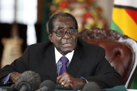 Mugabe smijenjen sa čela vladajuće stranke, rok do sutra da ode sa ...