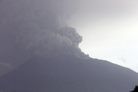 Erupcija vulkana na Baliju, nekoliko sela pokriveno pepelom