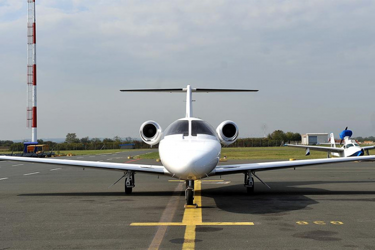 Čak 27 osoba u BiH u vlasništvu ima avion