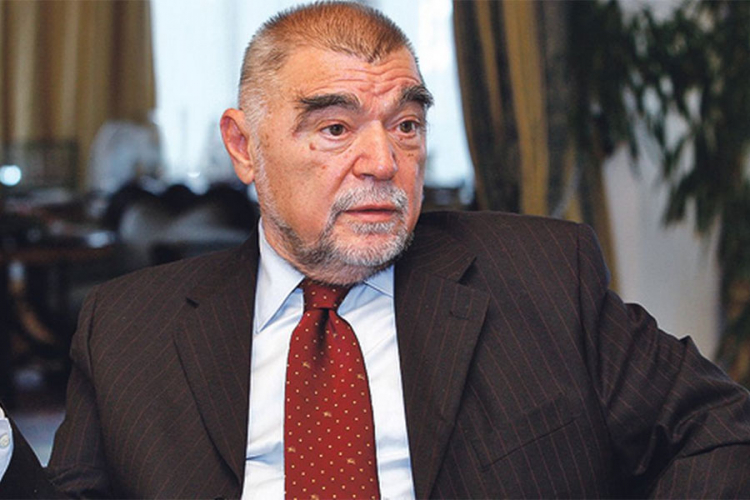 Mesić: Agrokor primjer sprege politike i privatnog biznisa