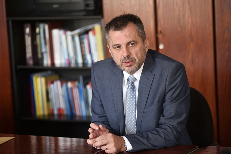 Radojičić danas odgovara građanima preko Facebooka i Twittera