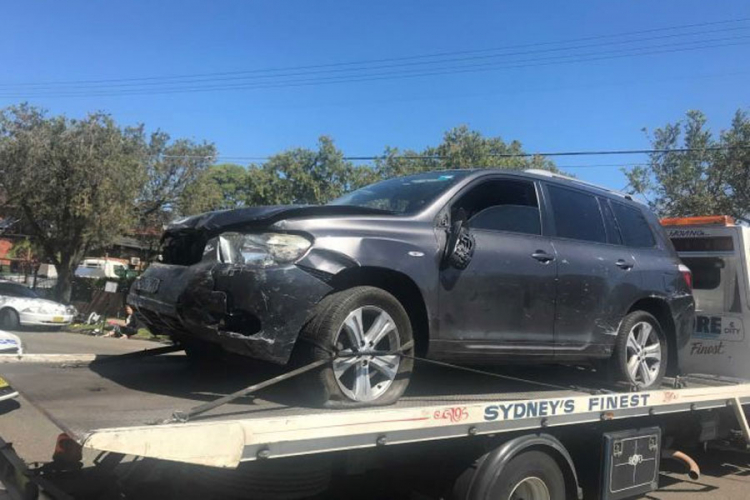 Automobil udario u učionicu u Sidneju, poginula dva dječaka