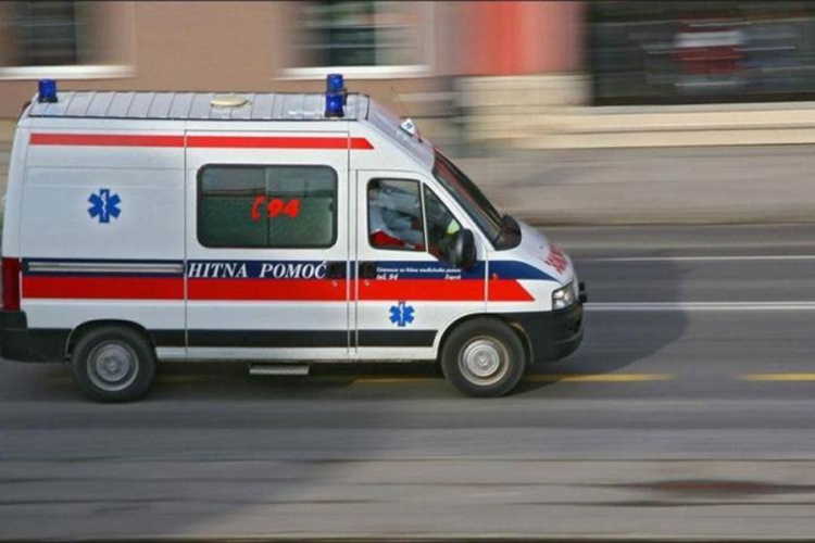 Saobraćajna nezgoda kod Gradačca, povrijeđeno pet osoba