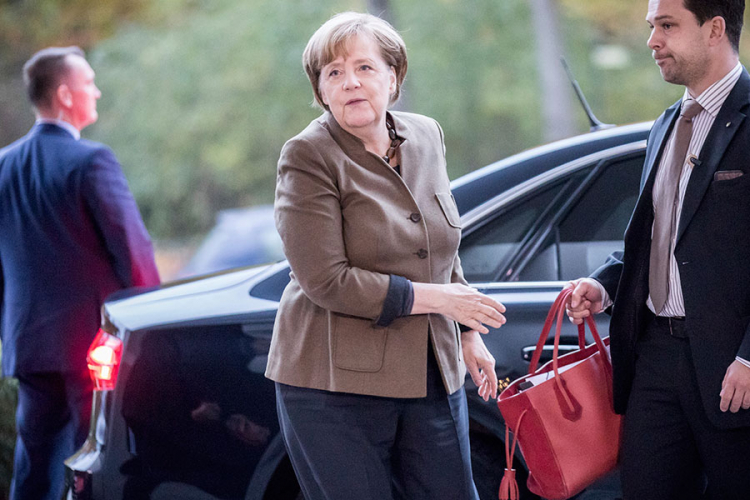 Bild: Pada podrška Merkelovoj
