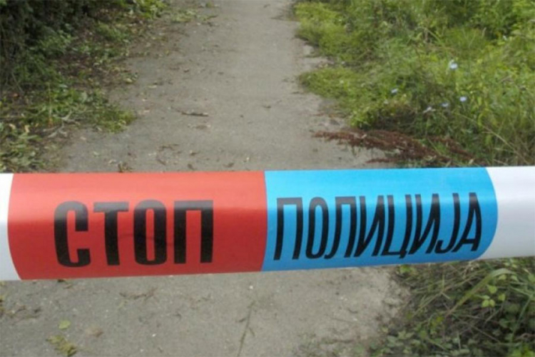 Kamion udario u banderu, ona pala i ubila ženu