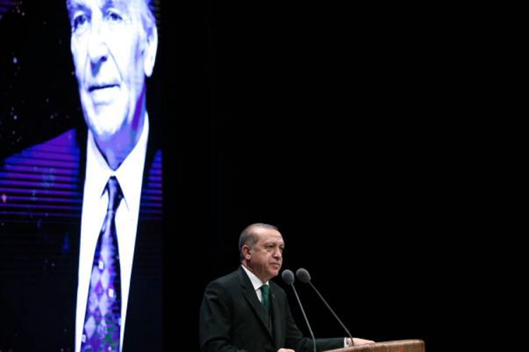 Neue Zurcher Zeitung: Erdoan bi rado ispunio Alijinu želju