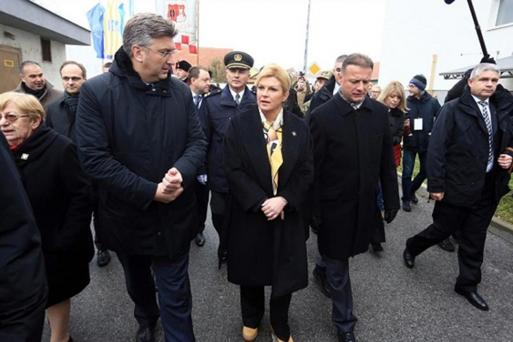 Vukovarom se orili ustaški pozdravi, Kolinda u “zengama”