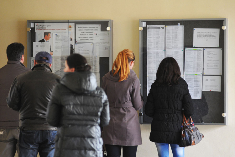 Daktilograf iz Vlasenice na posao "čeka" 42 godine