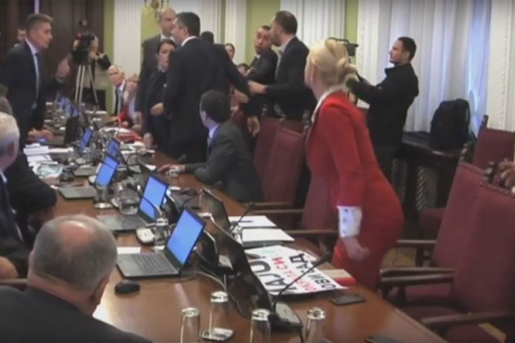 Krivična prijava protiv Boška Obradovića zbog gađanja mišem