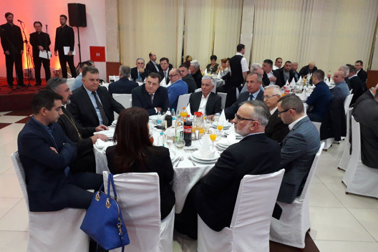 Dodik: Institucije Srpske za obnovu hrama u Gradiški doniraće 150.000 KM