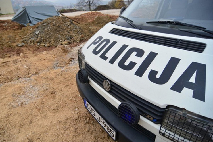 Starca drogirali, ubrizgali mu vazduh u venu i opljačkali