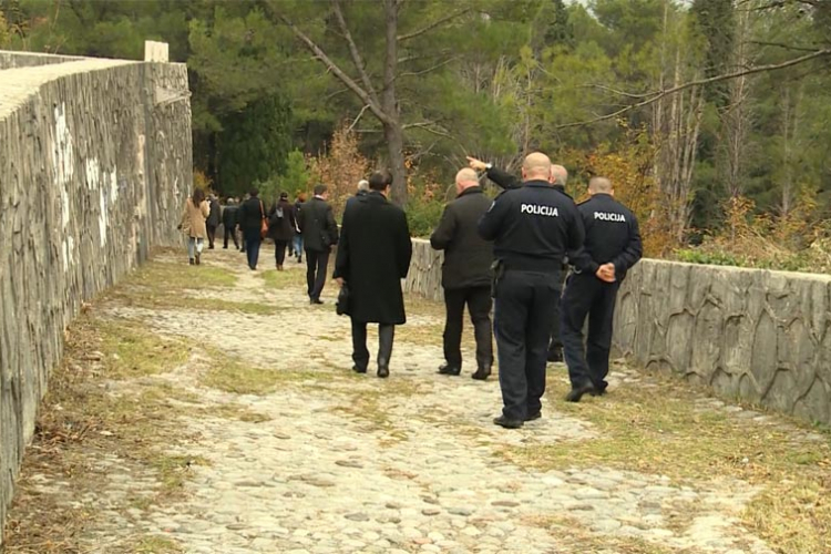 Dan državnosti BiH u Mostaru uz jake policijske snage