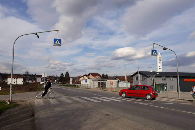 Mještani Dragočaja strahuju: Raskrsnica opasna za učesnike u saobraćaju