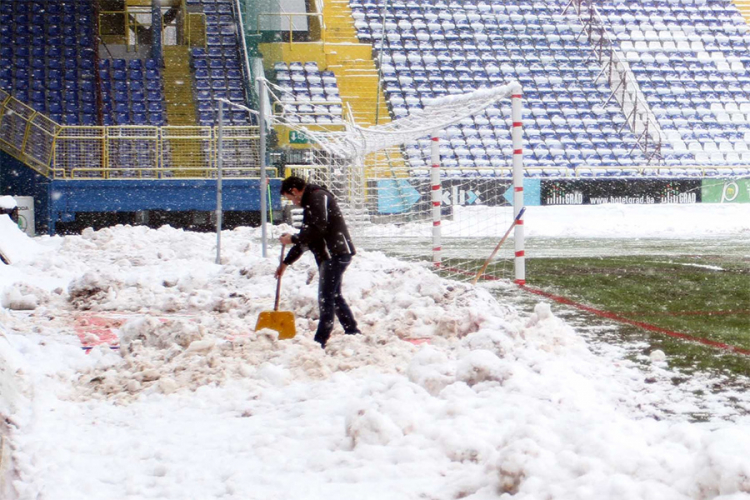Osposobljen teren za derbi Željezničar-Sarajevo