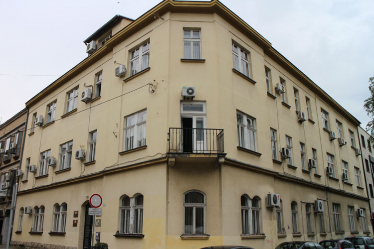 Naknade za prevoz zaposlenih u pravosuđu nisu u skladu sa Ustavom i zakonima