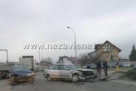 Sudar pasata i renoa kod auto-salona "Kramar" u Banjaluci
