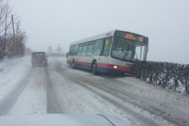 Preporuka za korištenje lanaca, kod Olova se popriječili autobus i ...