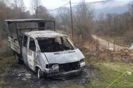 Prijavljen za još jednu paljevinu: Povratnik zapalio i komšijin kombi