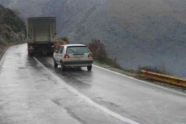 Vozači oprez, mokri i klizavi kolovozi