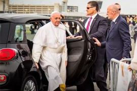 Prodaje se kragujevački FIAT u kome se vozio papa
