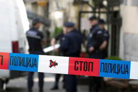 Sjekirom napao suprugu