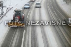 Vozači oprez, kolovozi mokri i klizavi