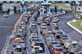 Gužve sve veće, kolona na autoputu Bregana-Lipovac 26 kilometara
