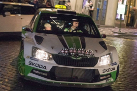 Neobičan taksi automobil vozio putnike u Pragu