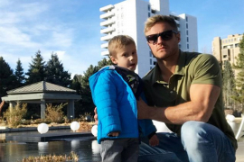 Seksi akrobata i samohrani tata osvaja Instagram
