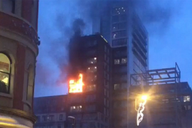 Gori zgrada u centru Mančestera