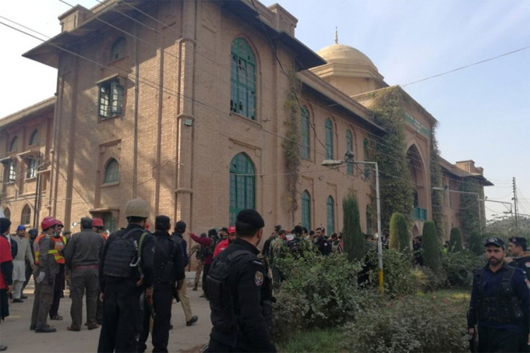 Talibani ubili devetoro ljudi u studentskom kampusu u Pakistanu
