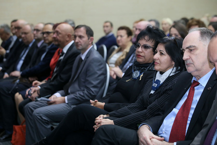 "Dani Banje Vrućice": Okupili doktore od Banjaluke do Kube