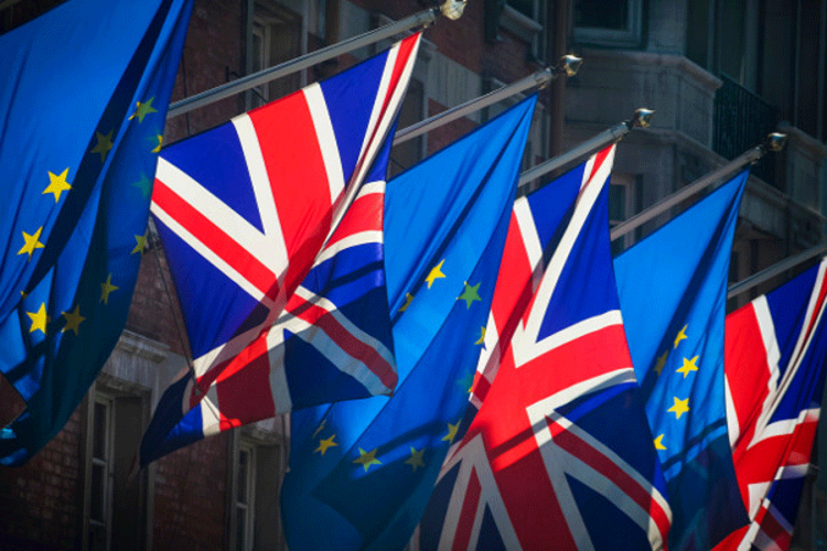 Evropska komisija: Napredak dovoljan, nastavljamo Brexit