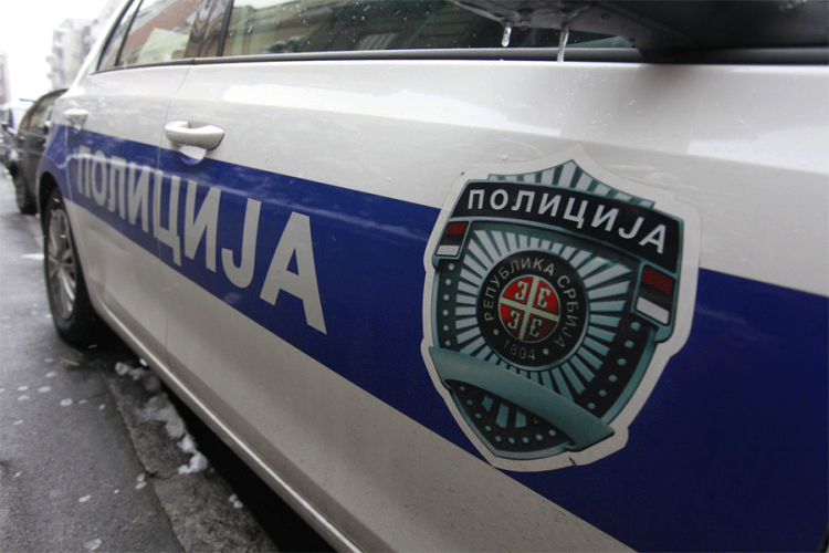 U pucnjavi u Sremskoj Mitrovici ranjene tri osobe