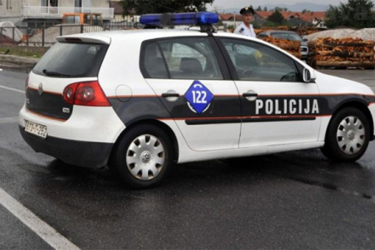 Mlada profesorica se zapalila pred očevom vikendicom