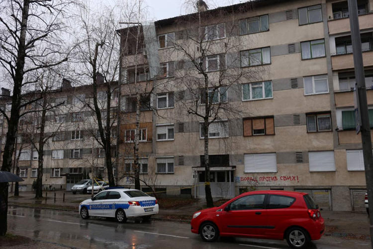 Voda ušla u zgradu u banjalučkom naselju Obilićevo, stanari apeluju na pomoć