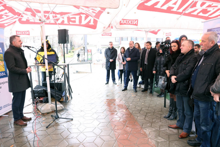 "Croatia osiguranje" donirala igralište mališanima u naselju Aleja - Centar