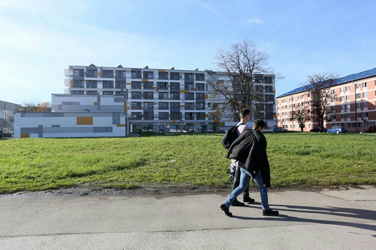 IV paviljon Studentskog centra "Nikola Tesla" počeo da prokišnjava