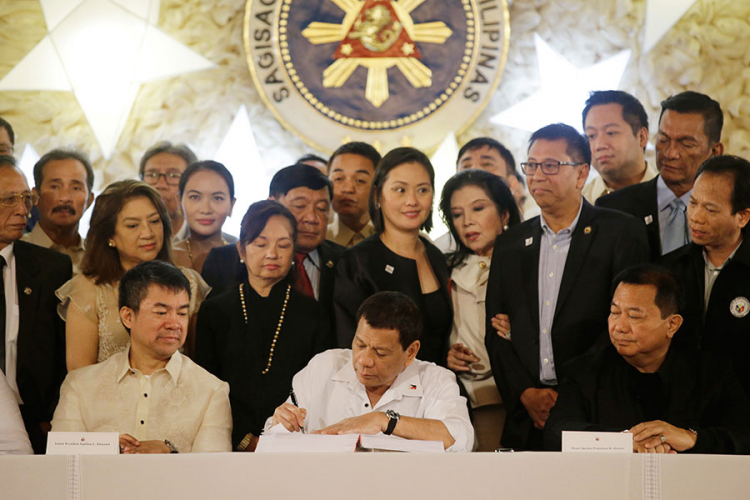 Duterte proglasio primirje u periodu božićnih praznika
