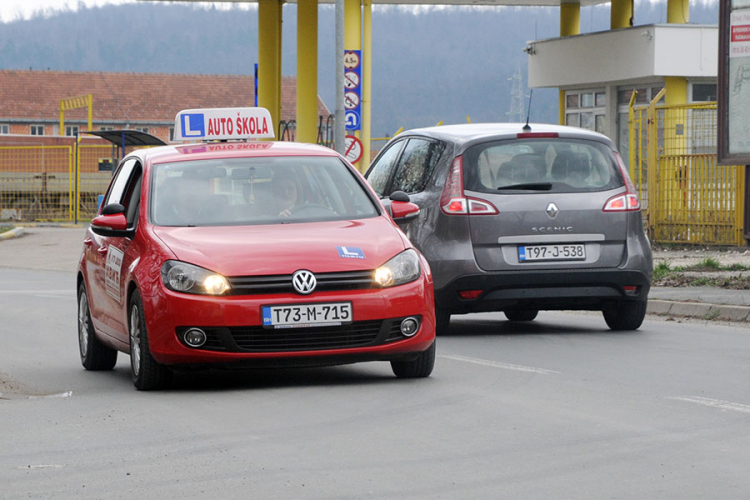 Ne odustaju od pravilnika, vozački skuplji i do 500 KM