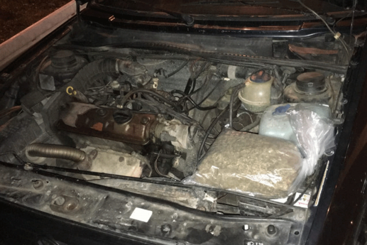 Policija u Haj-Nehaju zaustavila državljanina BiH s kilogramom marihuane u golfu