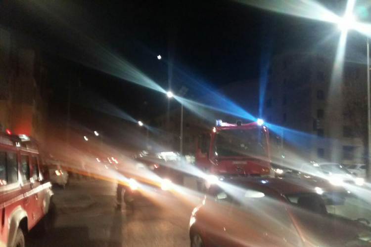 Eksplodirao automobil u pokretu, dvije osobe povrijeđene