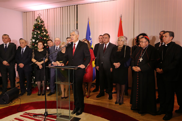 Džaferović pojasnio zašto niko iz SDA nije bio na Čovićevom prijemu