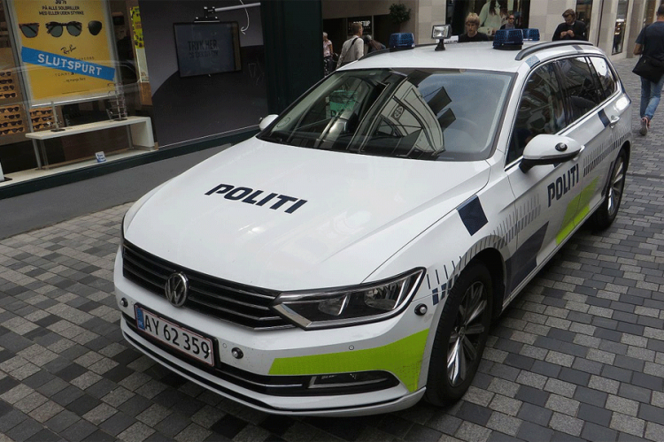 Diler ušao u policijsko auto misleći da je taksi