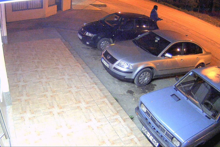 Prepoznajete li osumnjičene za tešku krađu u Novom Goraždu?