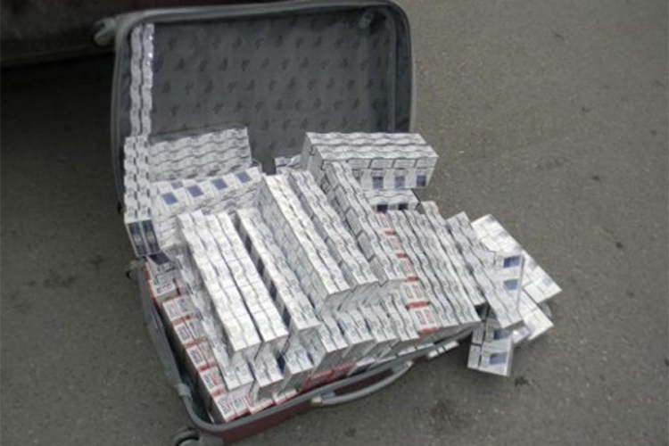 Pronađeno 1.500 paklica cigareta bez akciznih markica