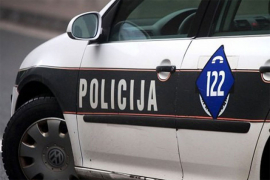 Pežo udario u potporni zid u Sarajevu, vožač poginuo