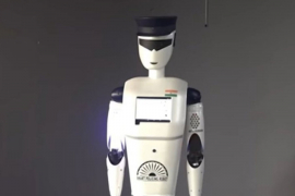 Pravi "robocop" na ulicama Indije
