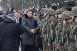 Dodik: Spreman sam da u defileu Treći RS puk stavim na prvo mjesto
