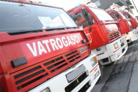 Prevrnula se cisterna s gasom kod Šamca, vatrogasci izvlače vozača